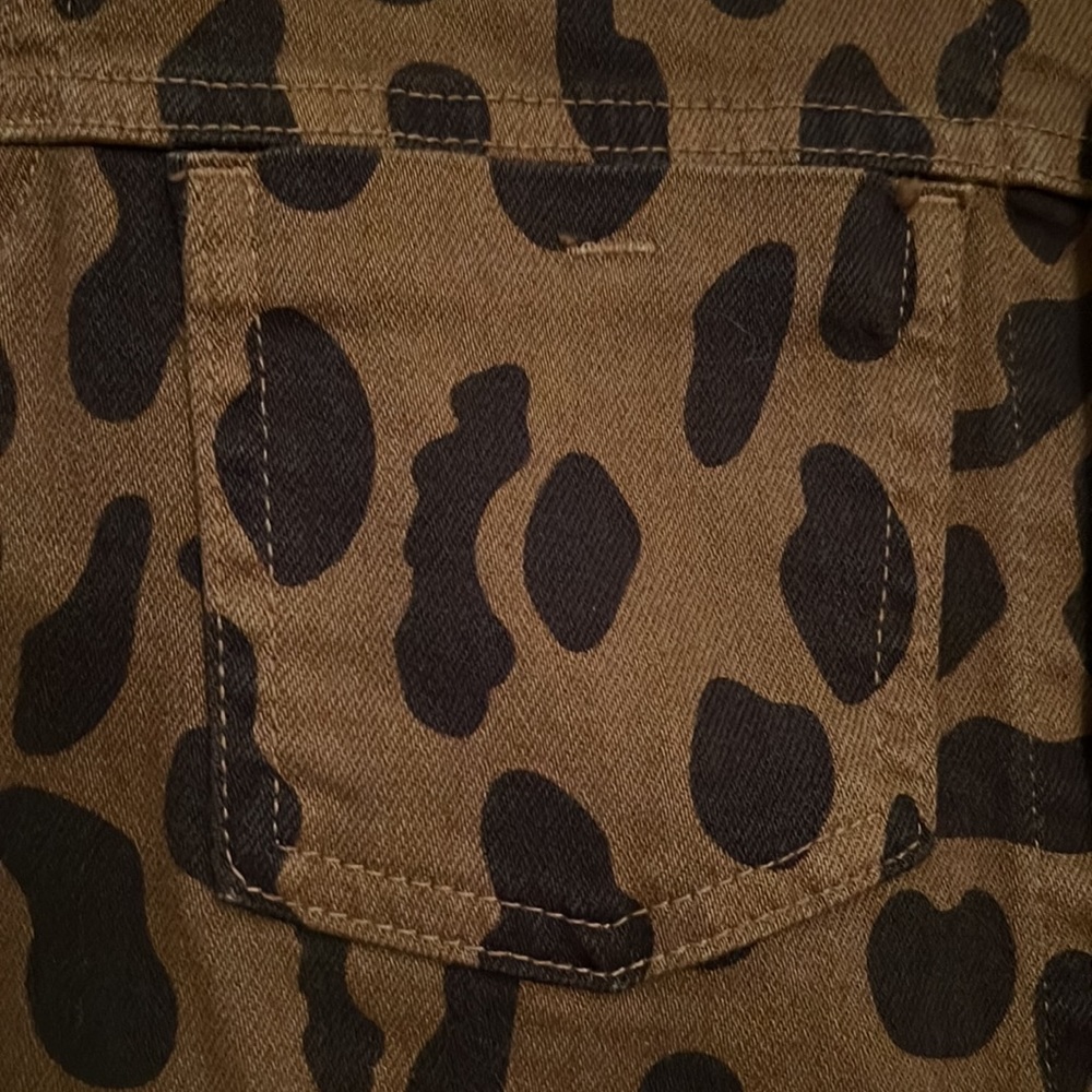L’AGENCE CELINE CHEETAH PRINT DENIM JACKET - Picture 7 of 13